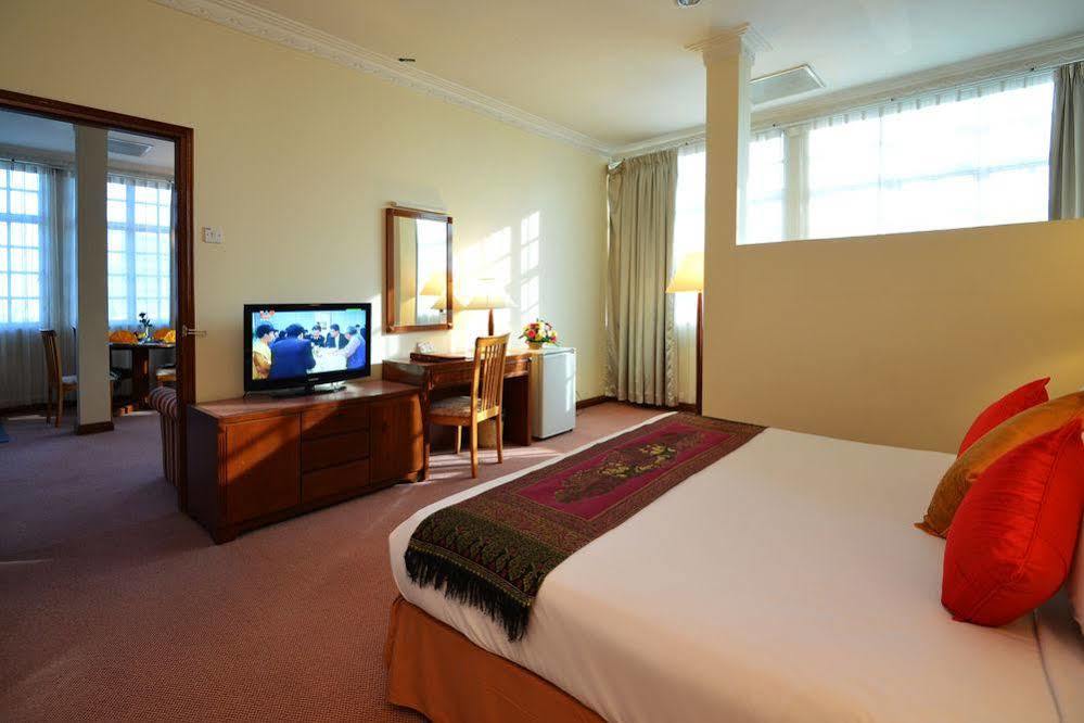 Holiday Villa Hotel City Centre 金边 外观 照片